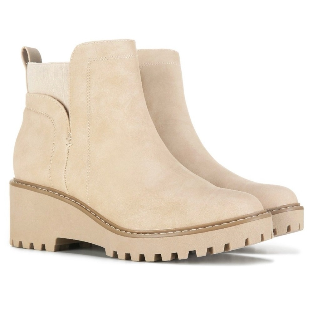 Dolce Vita Rielle Lug boot in Dune